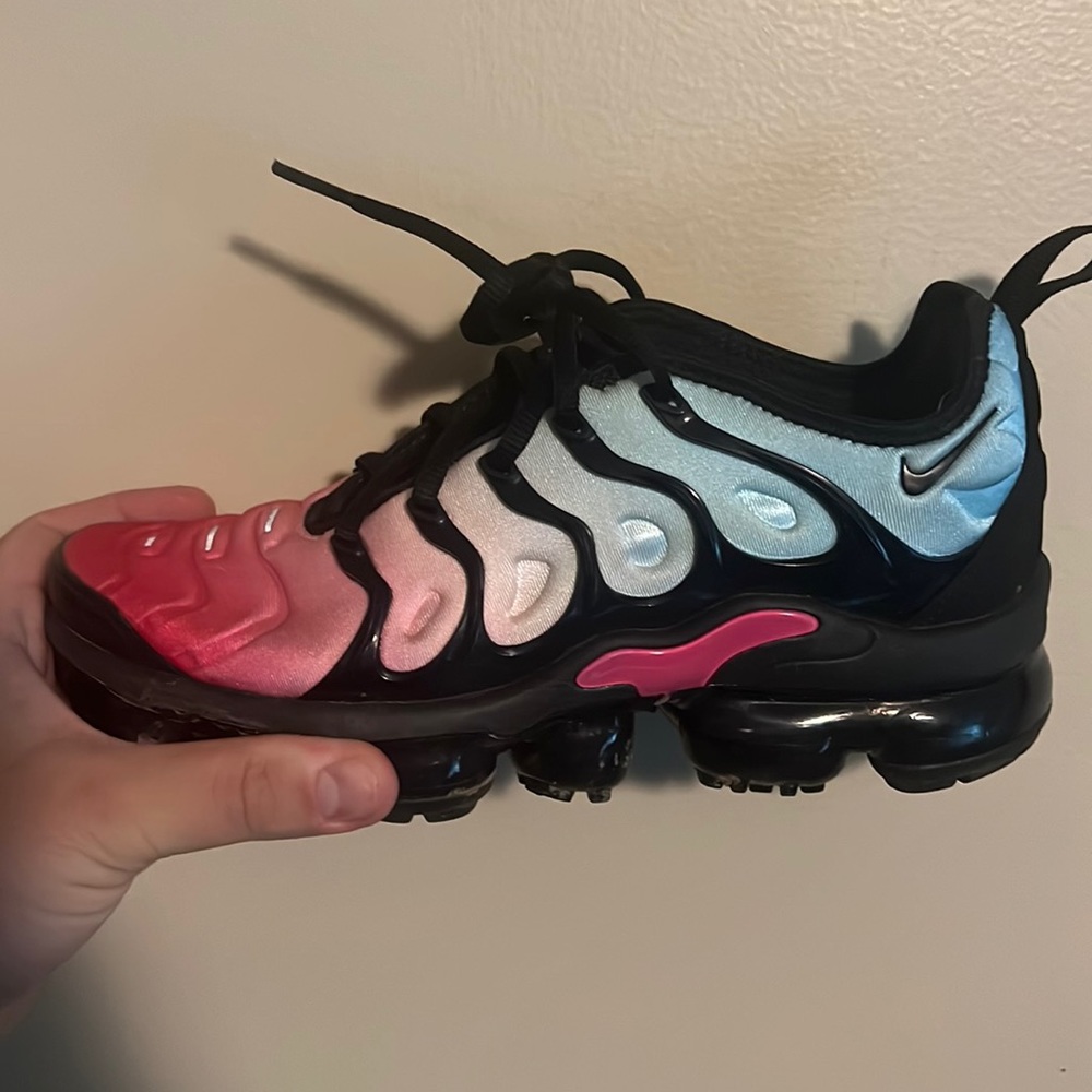 Youth vapor max like new